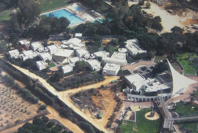 Aerial photo with the Garden of Science and the Youth Village (Photo: Jochen Reder)